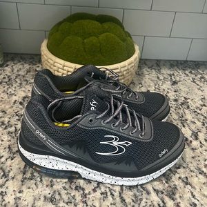 Gdefy Womens G-Defy Mighty Walk Gray Sneaker Size 9.5 TB9024FGS-M